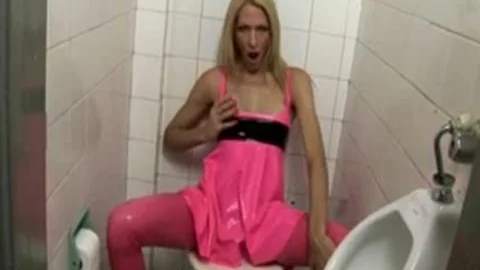 Toilet's Pinky