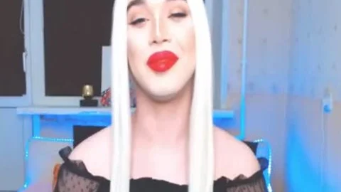 Wonder Shemale Small Tits Huge Cock